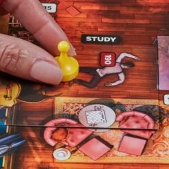Hasbro Cluedo Verrat In Der Villa, Brettspiel -Kaufland Hasbro Cluedo Verrat in der Villa Brettspiel@@1858539 5